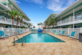 Tropic Terrace Suite #54 - Beachfront Resort